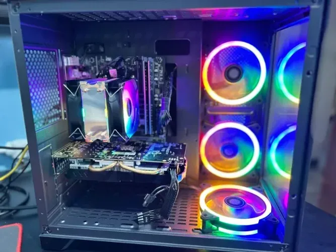 Cpu gamer Pceyes 5500 16gb rx 580
