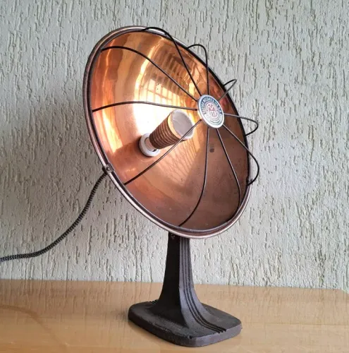 Antigo aquecedor art deco Eletro Mecânica Itá S/A funcionando 220 volts