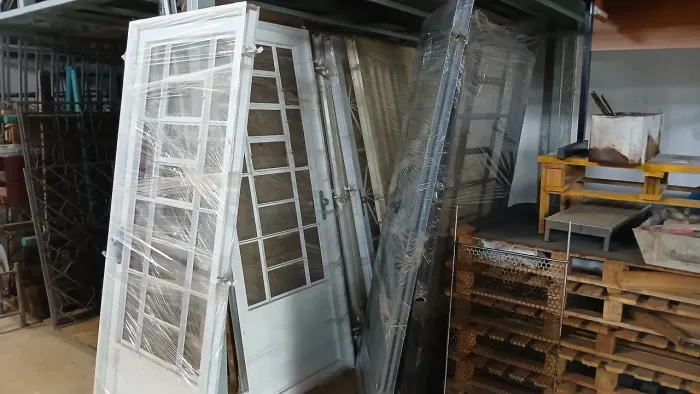 Portas novas, fortes ( últimas unidades)