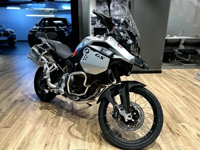 BMW F 900 GS ADVENTURE 2025 CINZA - MÁXIMA AUTONOMIA E CONFIANÇA PARA GRANDES VIAGENS
