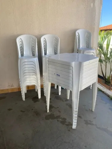 Aluguel mesas e cadeiras temos brinquedos 