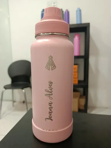 Garrafa térmica de água personalizada