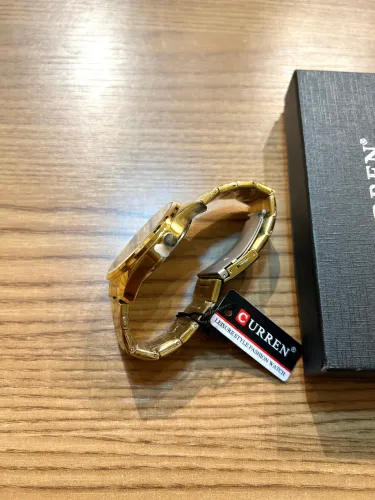 Relógio Masculino Curren Dourado com Mostrador Preto ? classe e presença em cada detalhe!