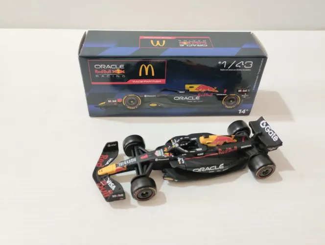 Carro F1 Fórmula 1 Red Bull, oficial MC 2025