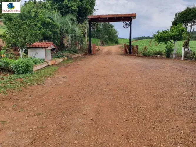 2 Alqueires Maravilhosa Chácara praticamente dentro da Cidade