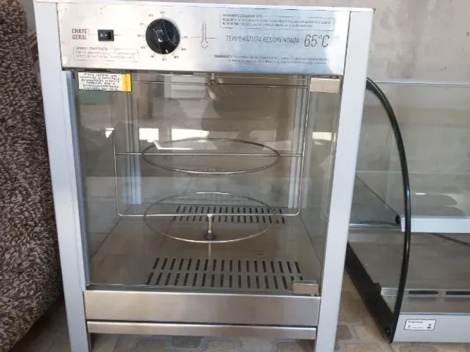 Estufa giratória para pizzas duas bandejas.