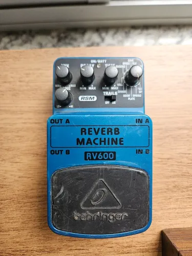 Pedal Behringer RV600 Reverb Machine - Reverbs premium + modo Shimmer