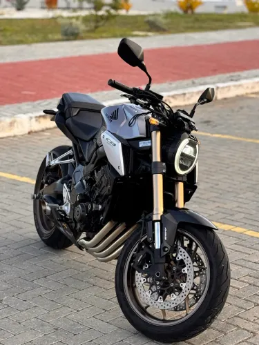 CB650r - 2021 