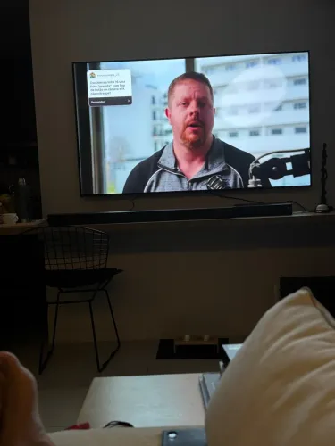 TV LG C1 OLED 65 polegadas apenas 6mil horas de uso