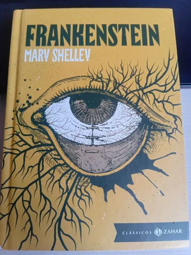 Livro Frankeslnstein de Mary Shelley em perfeito estado.