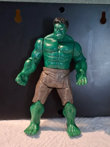 Boneco hulk totalmente articulado 