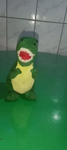 Pelúcia de Dinossauro Verde