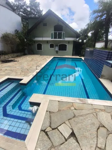 Casa a venda no Condomínio Parque Suíça, no coração da Serra da Cantareira.