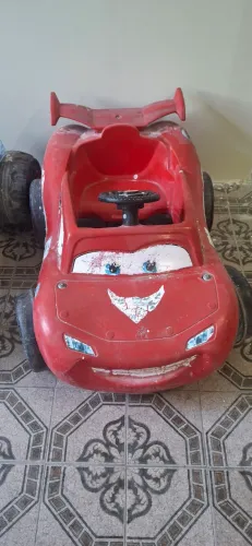 Carro com pedal relampago maquem