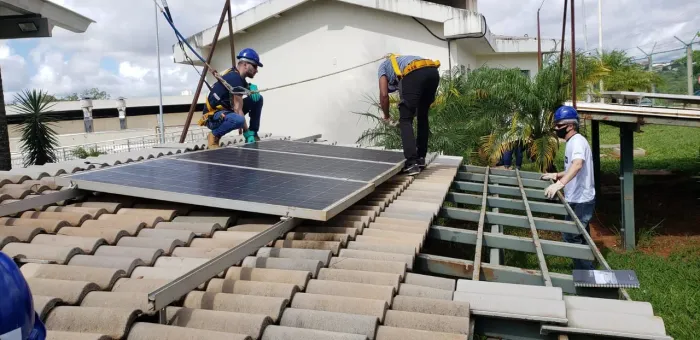 Eletricista e Hidráulica em geral.