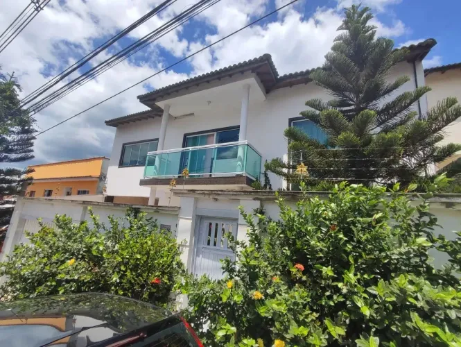 Casarão Filét OPORTUNIDADE, com 4 suítes, Ar Split, Armários, Piscina em Novo Horizonte - 