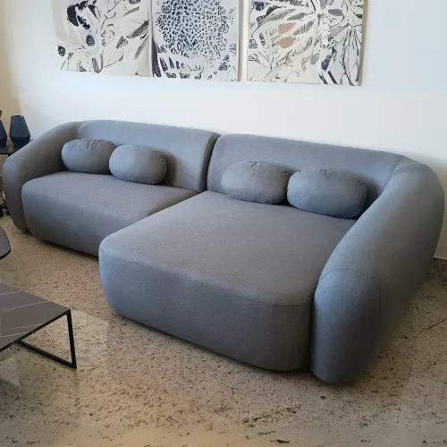SOFÁ 240M COM DESIGN SOFISTICAÇÃO PARA DEIXAR SUA SALA ACONCHEGANTE E ELEGANTE!! 625TT6