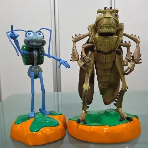 Bonecos Flik e Hopper Room Guard Thinkway Toys Vida de Inseto Disney Pixar A Bugs Life