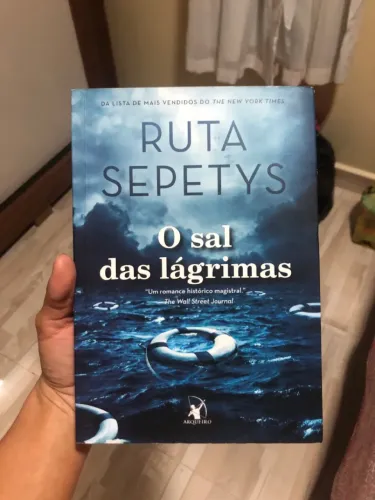 Livro 'O Sal das Lágrimas' - R. Sepetys