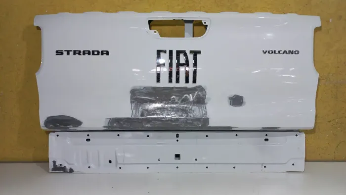 Tampa traseira Fiat Strada 2020 2021 2022 2023 2024 original 
