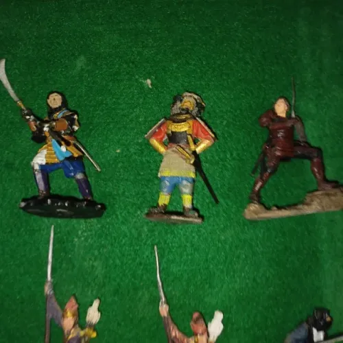 bonecos orienttais para coleçao montados e pintados 