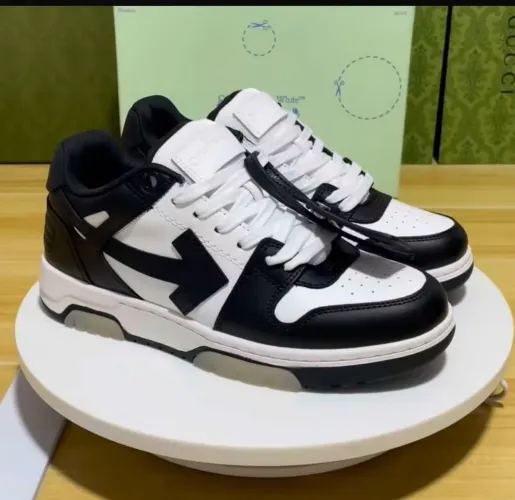Tênis Off-White Preto e Branco