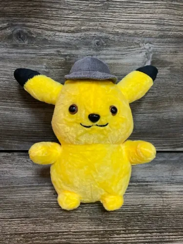 Pelúcia Pikachu com Chapéu - Colecionável