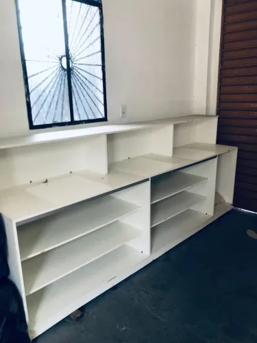 Balcão expositor de MDF