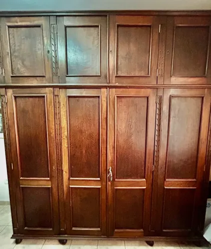 GUARDA-ROUPA (IMBUIA)