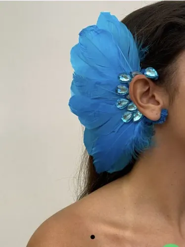 EAR CUFF COM PENAS