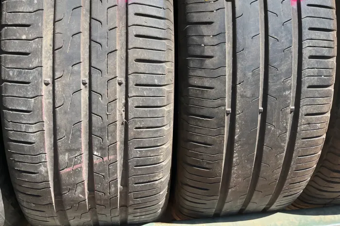 Par de pneus 15 Corolla , A3 195/60 R15 80% continental 