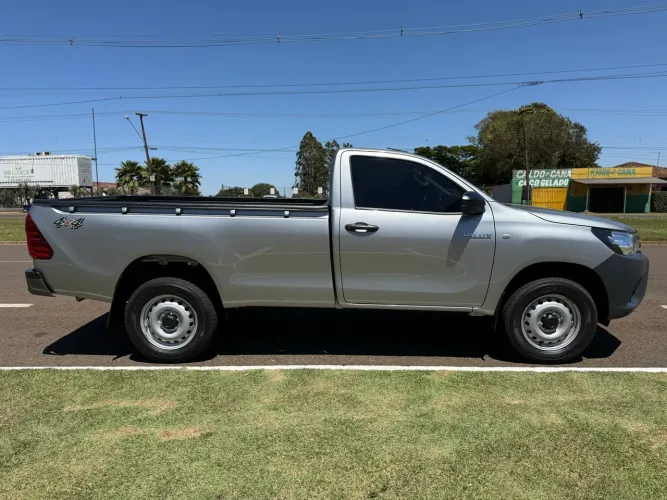 Hilux cs 2023