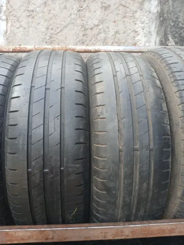 Par de pneus 185/65/15 Goodyear 