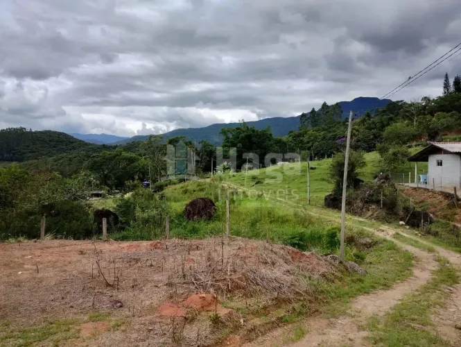 Sítio em Águas Mornas