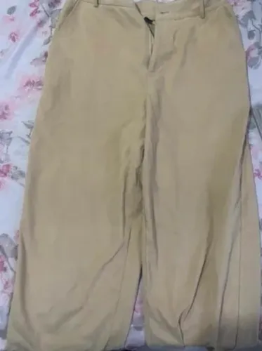 Calça bege feminina 