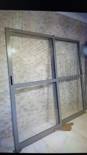Portas balcão de corre em alumínio cinza e tem em alumínio branco várias medidas
