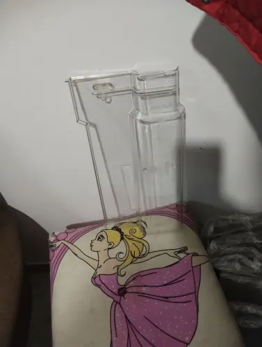 Vende se telha romana de plástico transparente 