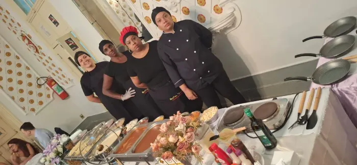 Buffet, trenzinho e serviço 