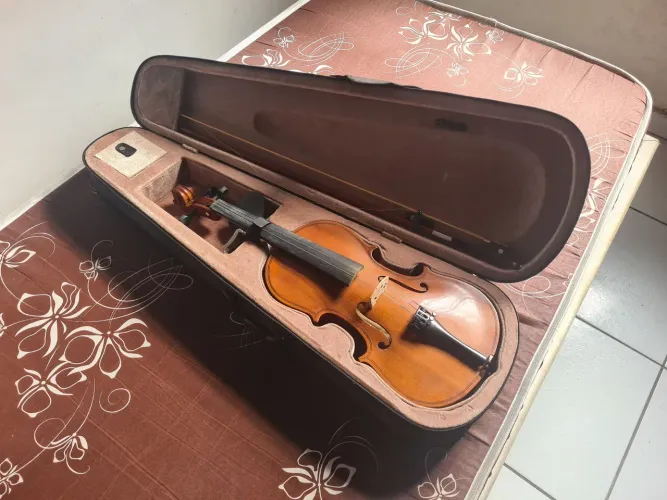Violino Parrot No. 19 3/4 (Acompanha estojo)