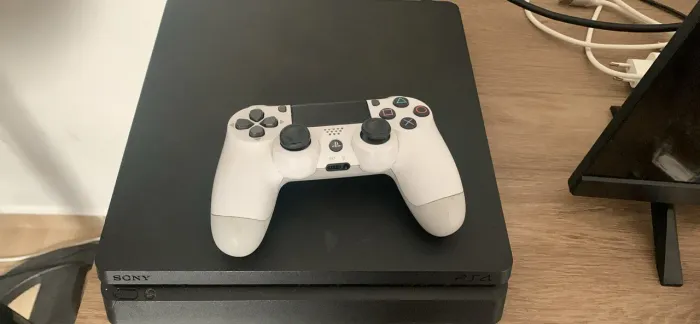 Ps4 slim 1tera vendo ou troco ou negocio