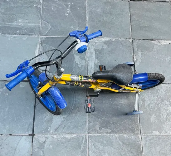 Bicicleta Batman para criança entre 4 e 7 anos
