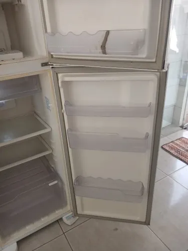 Vendo geladeira eletrolux 