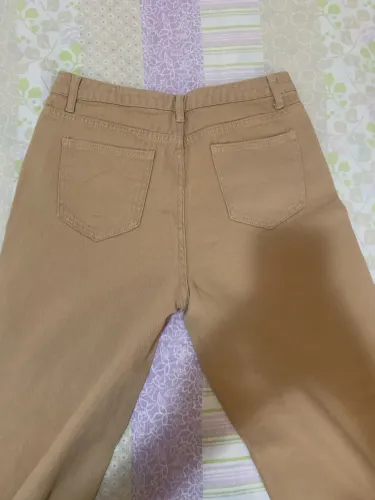 Calça bege da Shein
