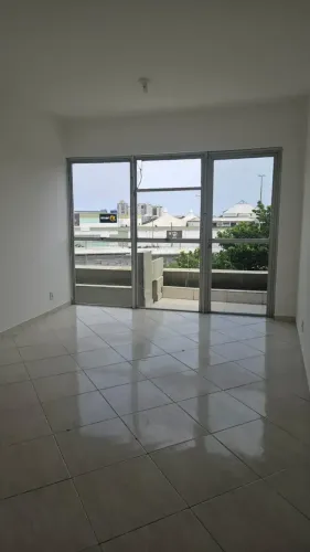 Sala comrercial para aluguel possui 40 metros quadrados com 2 quartos