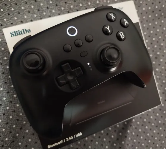 8BitDo Bluetooth Controller semi-novo