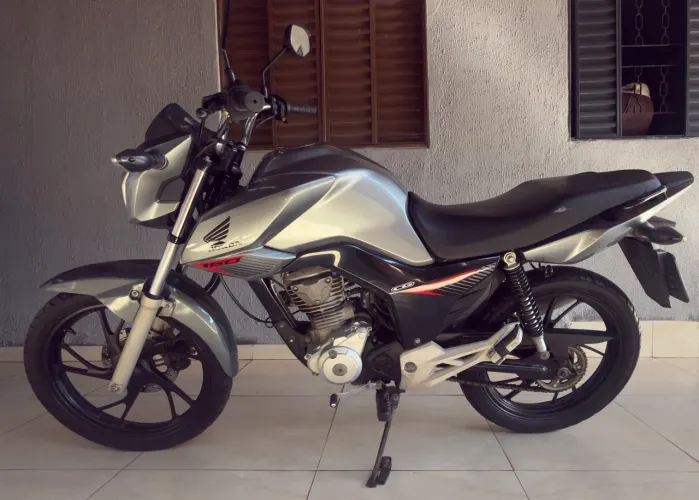 CG FAN 160 cinza 2021, único dono, sem detalhe. 