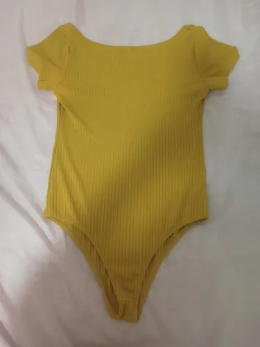 Body amarelo 