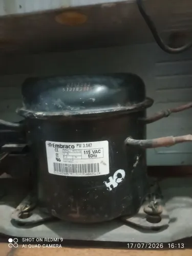 Geladeira em boa condição