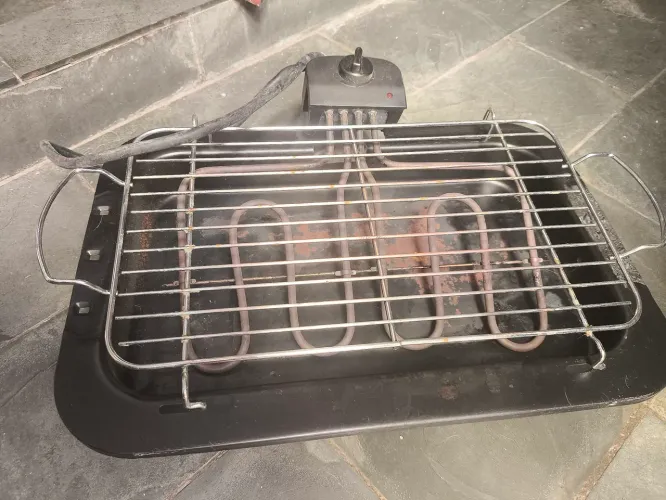 Churrasqueira elétrica dellar 127v