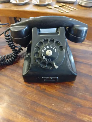 Telefone de baquelite Ericson preto